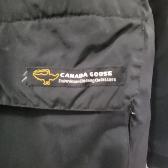Canada goose jacket - Picture 7 of 14